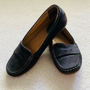 SOLD [clarks] loafers